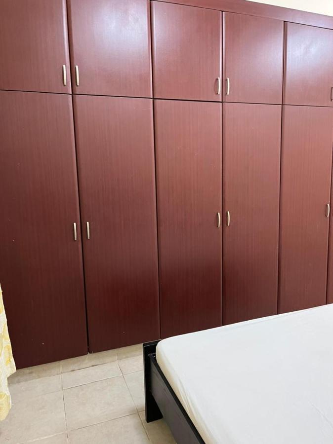 Master Room Attached Bathroom ドバイ エクステリア 写真
