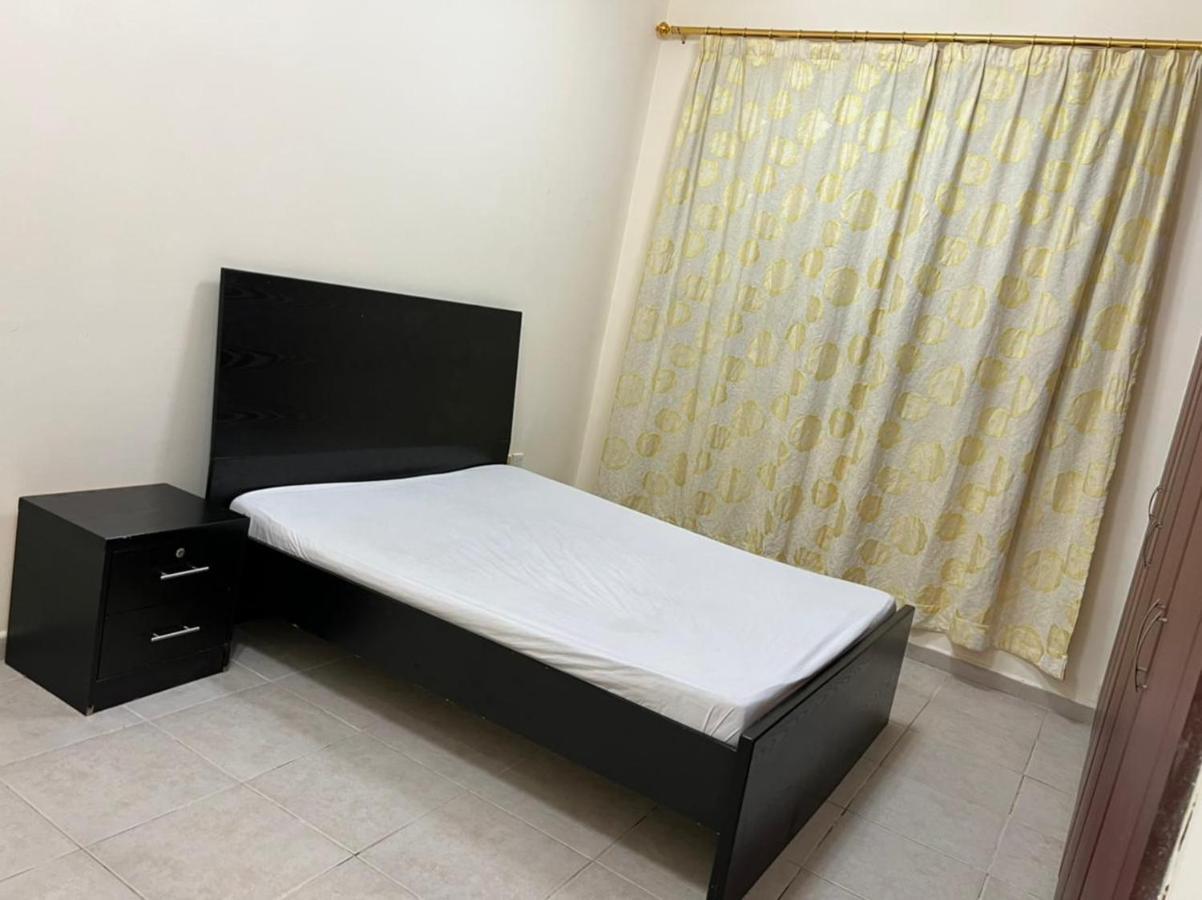 Master Room Attached Bathroom ドバイ エクステリア 写真