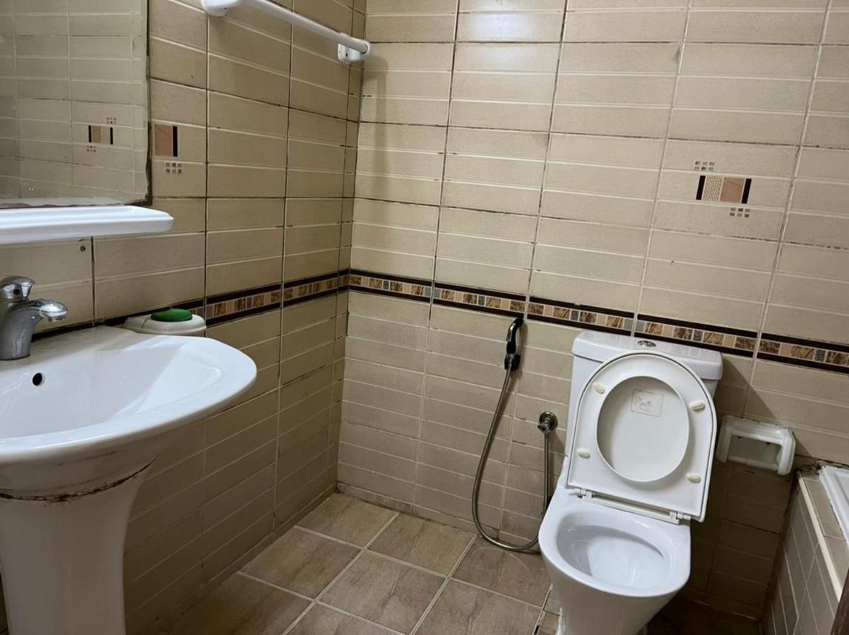 Master Room Attached Bathroom ドバイ エクステリア 写真