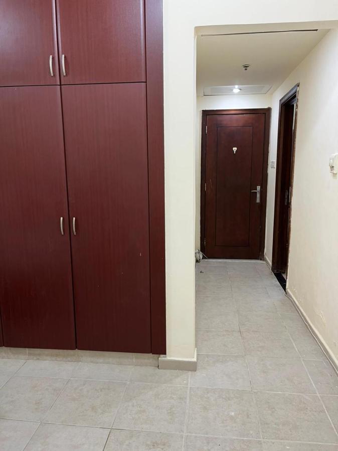 Master Room Attached Bathroom ドバイ エクステリア 写真