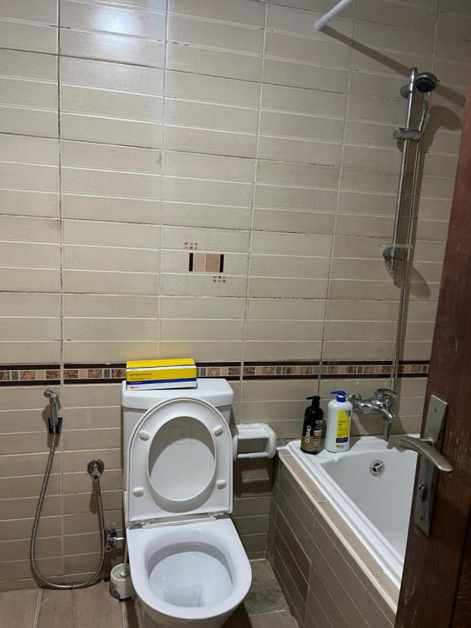 Master Room Attached Bathroom ドバイ エクステリア 写真