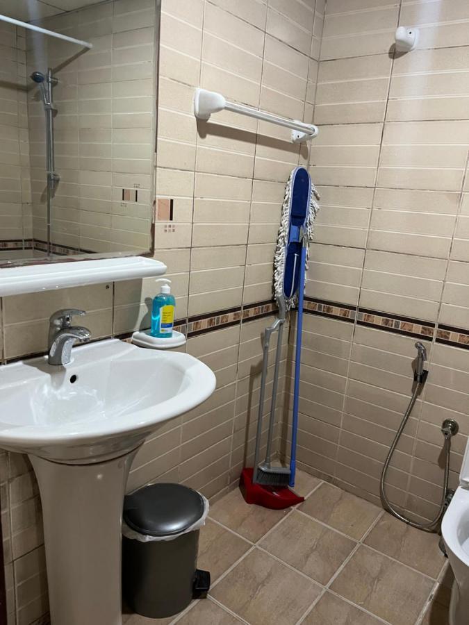 Master Room Attached Bathroom ドバイ エクステリア 写真